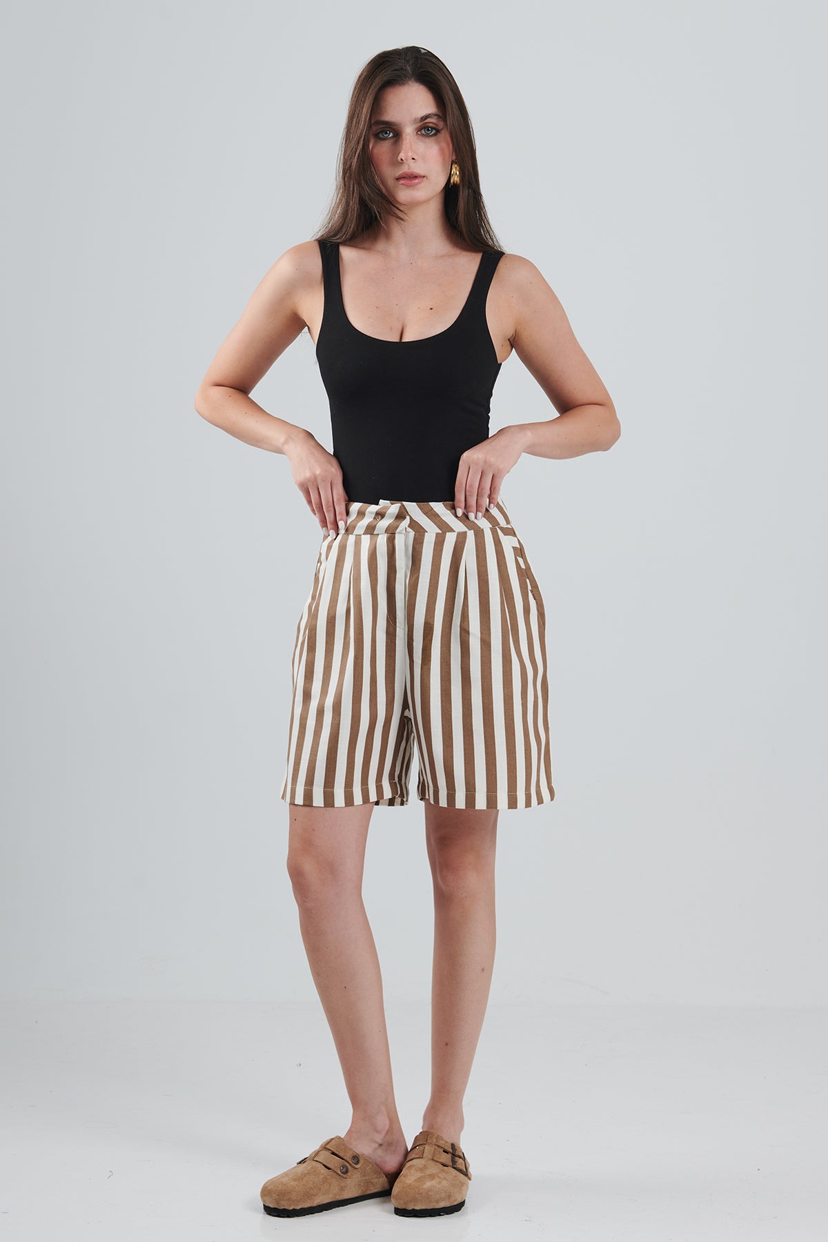 CLASSIC LINES SHORTS