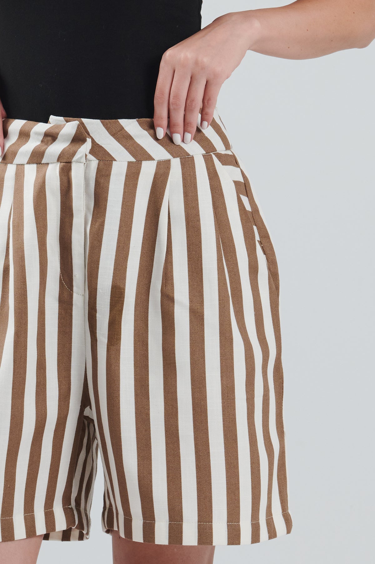 CLASSIC LINES SHORTS