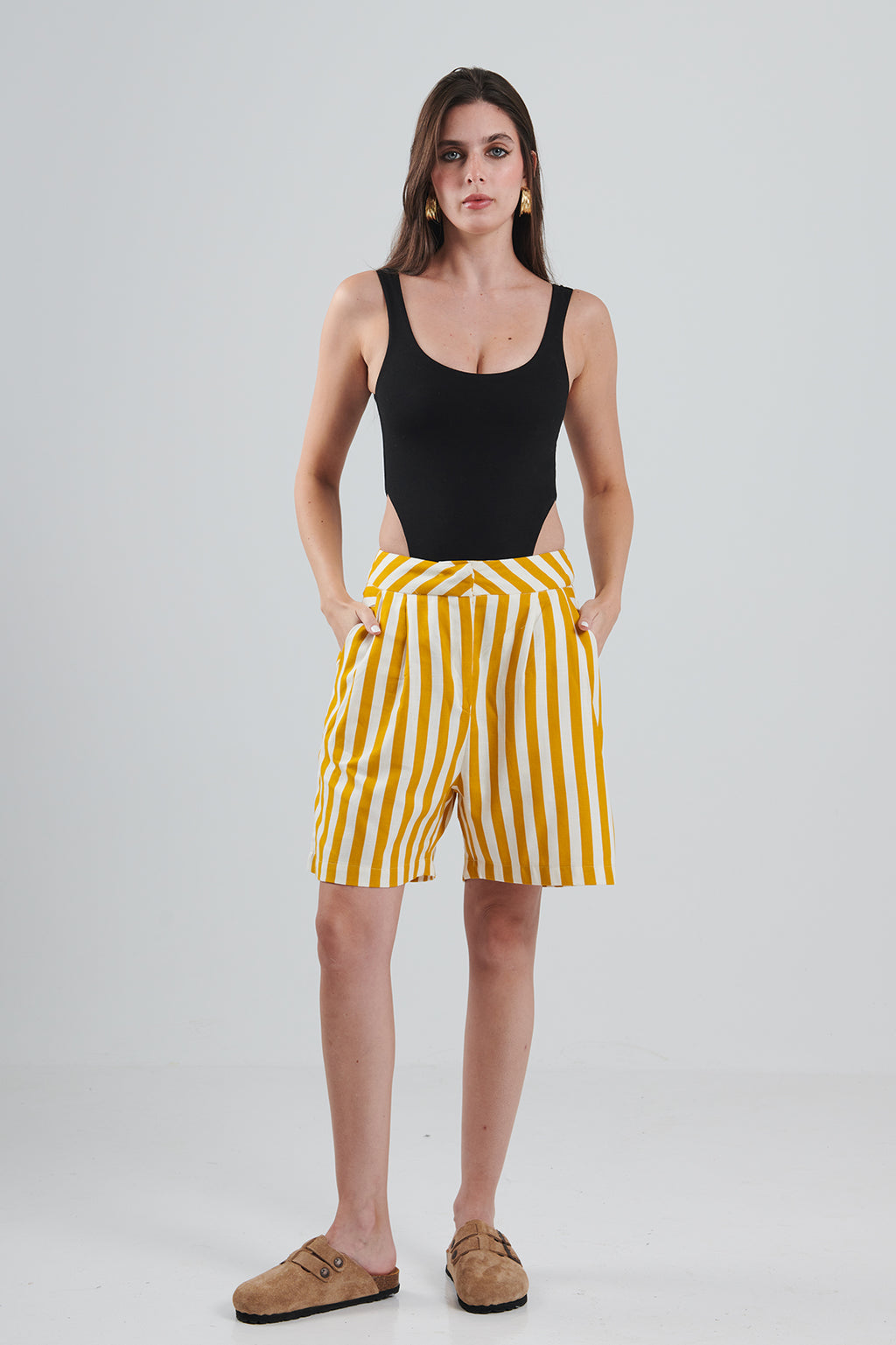CLASSIC LINES SHORTS