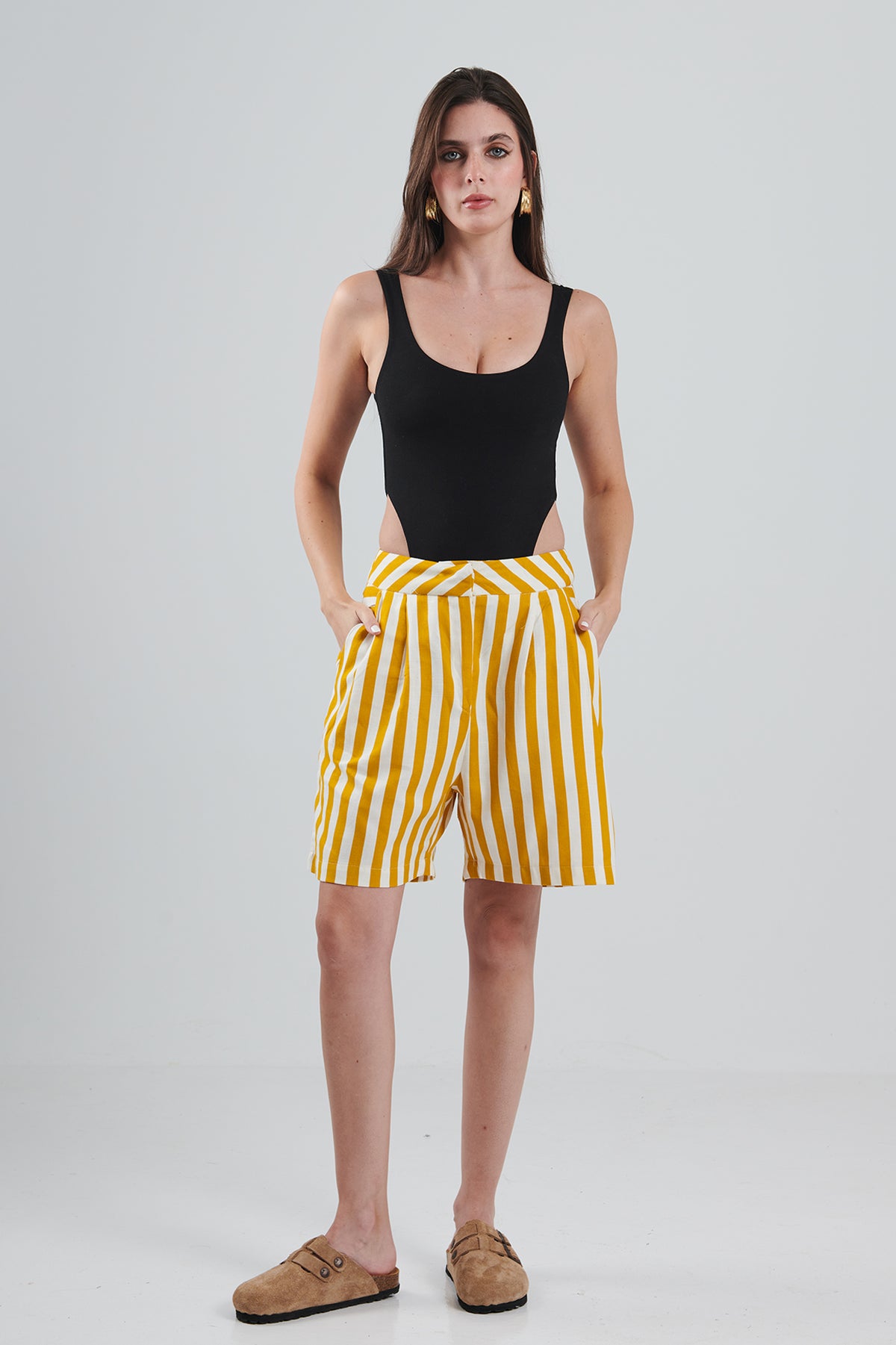 CLASSIC LINES SHORTS