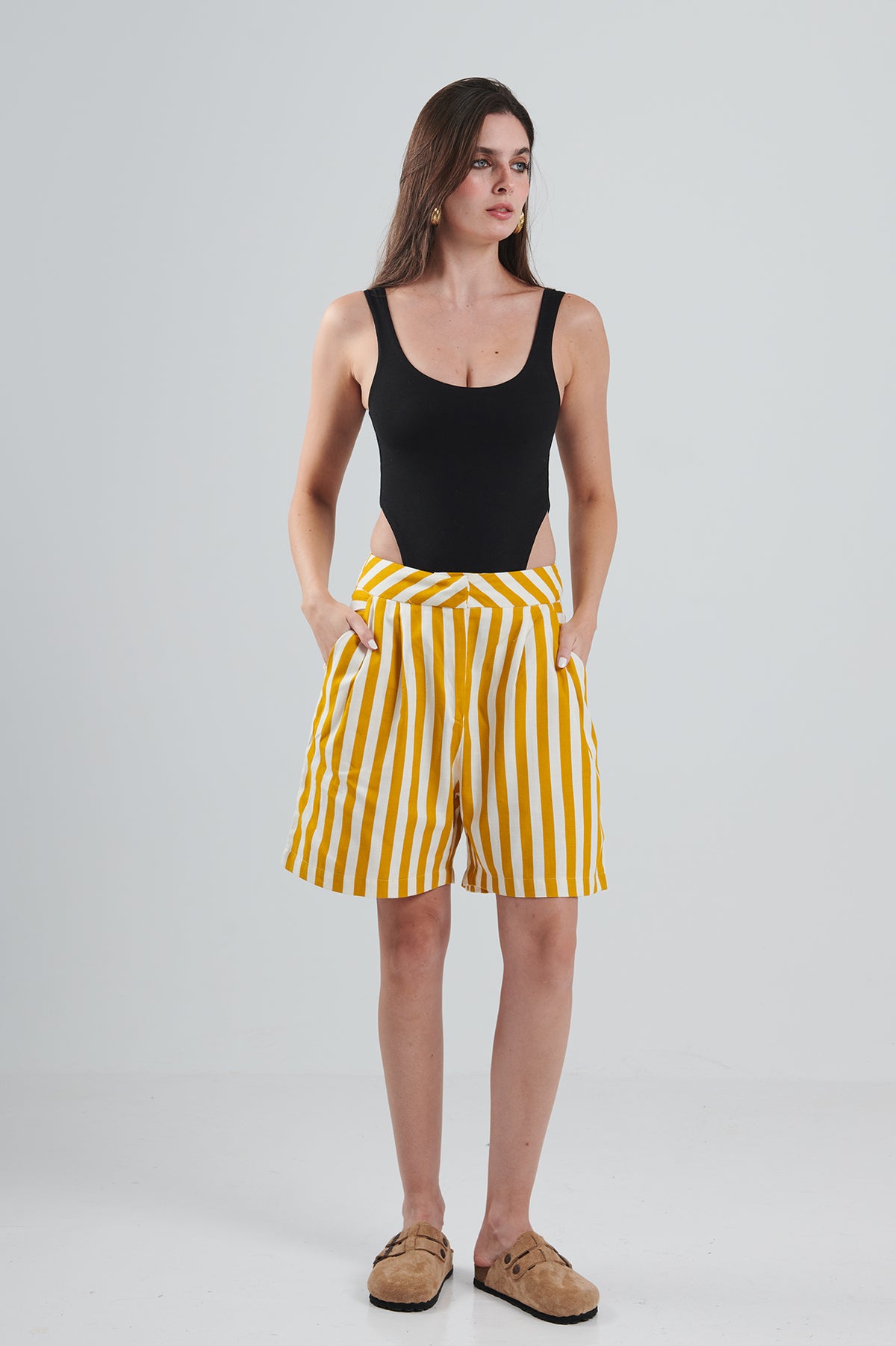 CLASSIC LINES SHORTS