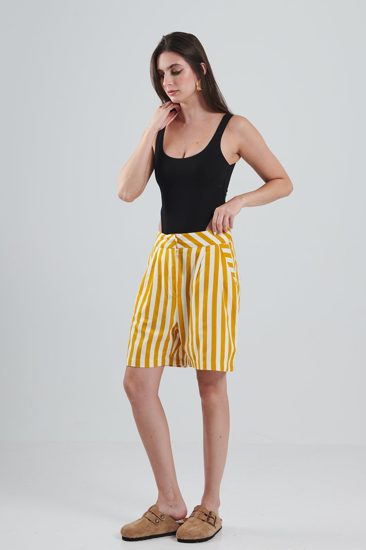 CLASSIC LINES SHORTS