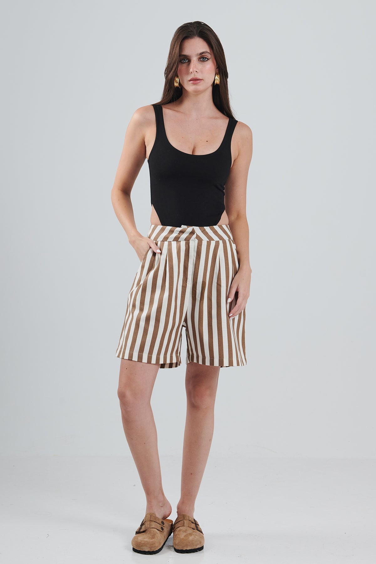 CLASSIC LINES SHORTS